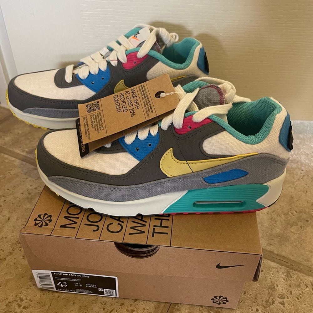 Brand New In Box -Nike Air Max 90 4.5 Youth